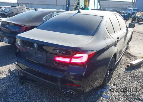 2021 BMW 530E из США, поврежденный, VIN WBA13AG02MCF53616